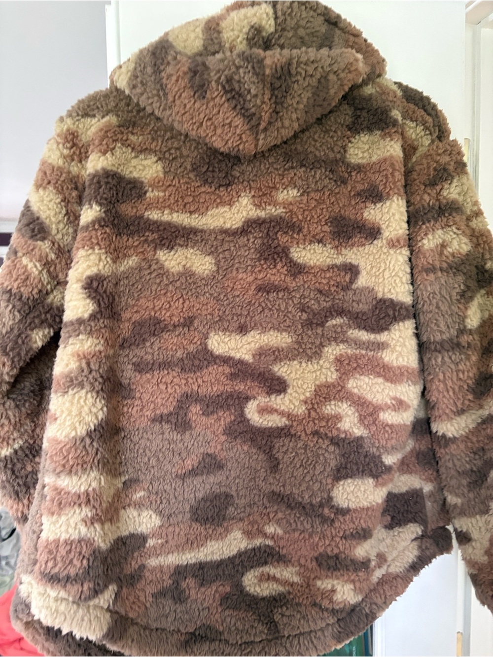 SO Fuzzy Hooded Camo Sherpa Jacket in Brown & Cream